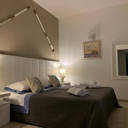 Aquarama Rooms & Apartments Torre Squillace Extérieur photo