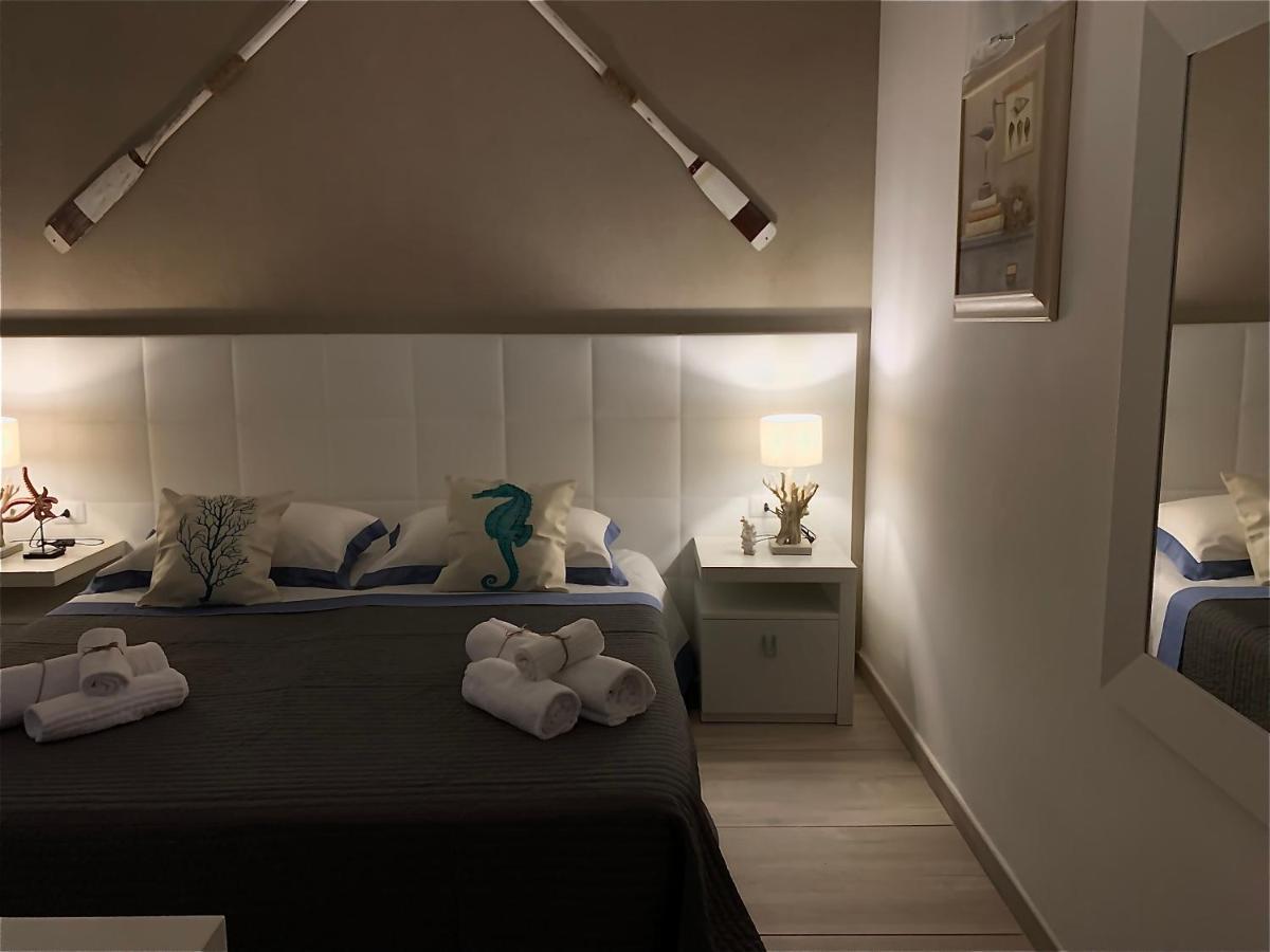 Aquarama Rooms & Apartments Torre Squillace Extérieur photo