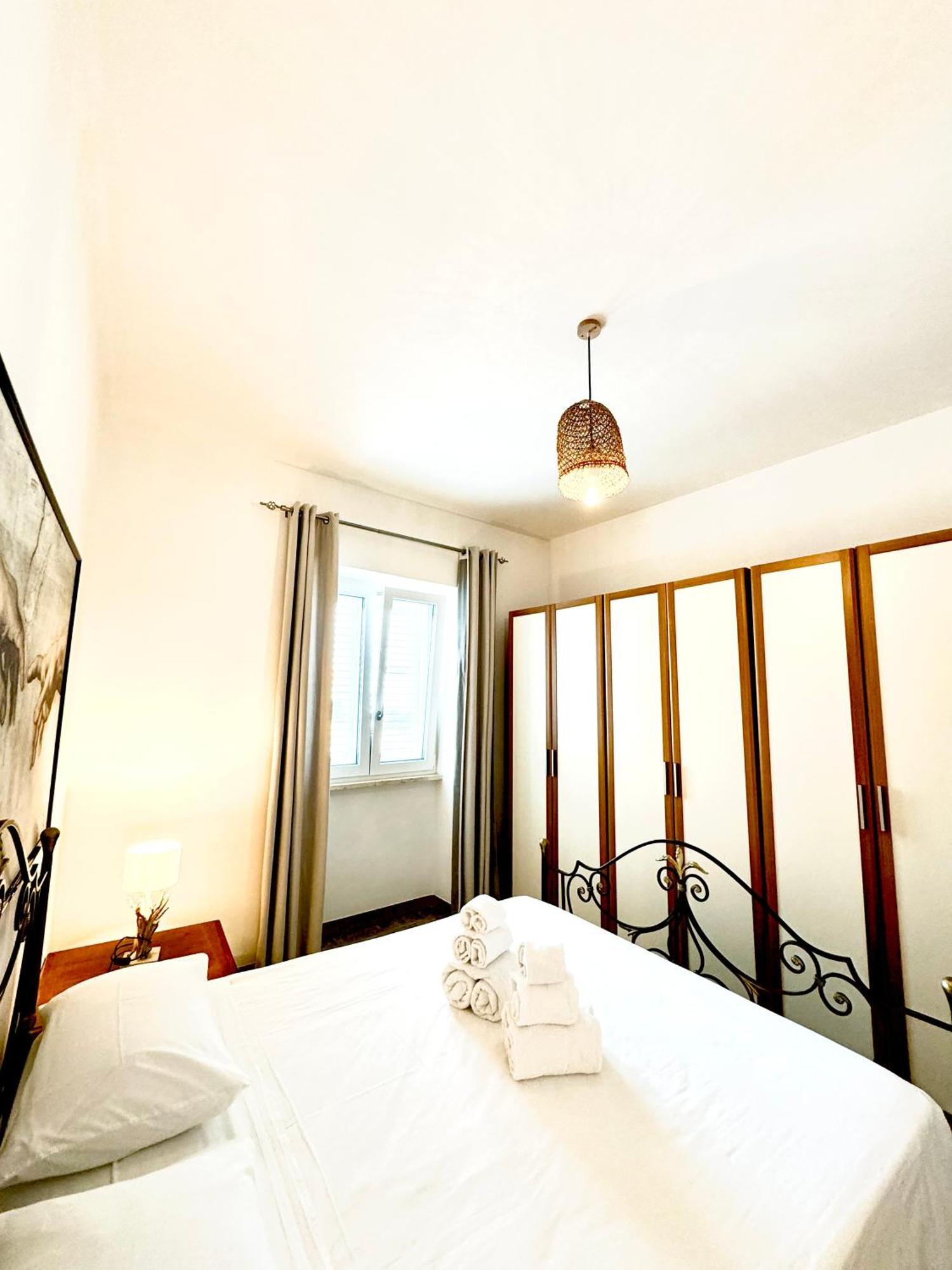 Aquarama Rooms & Apartments Torre Squillace Extérieur photo